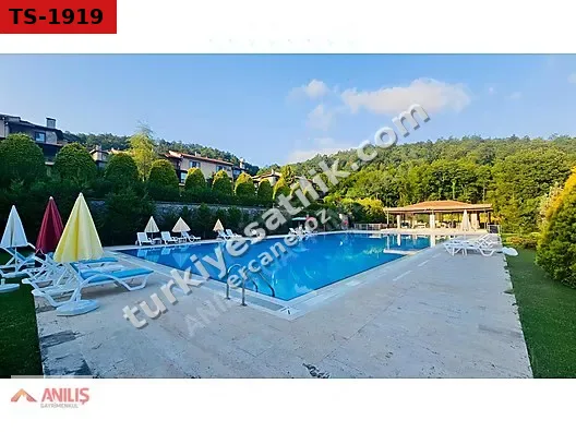 İZMİT ÖZGÜN VADİ SİTESİ 5+1 GENİŞ BAHÇELİ SATILIK TRİPLEKS VİLLA